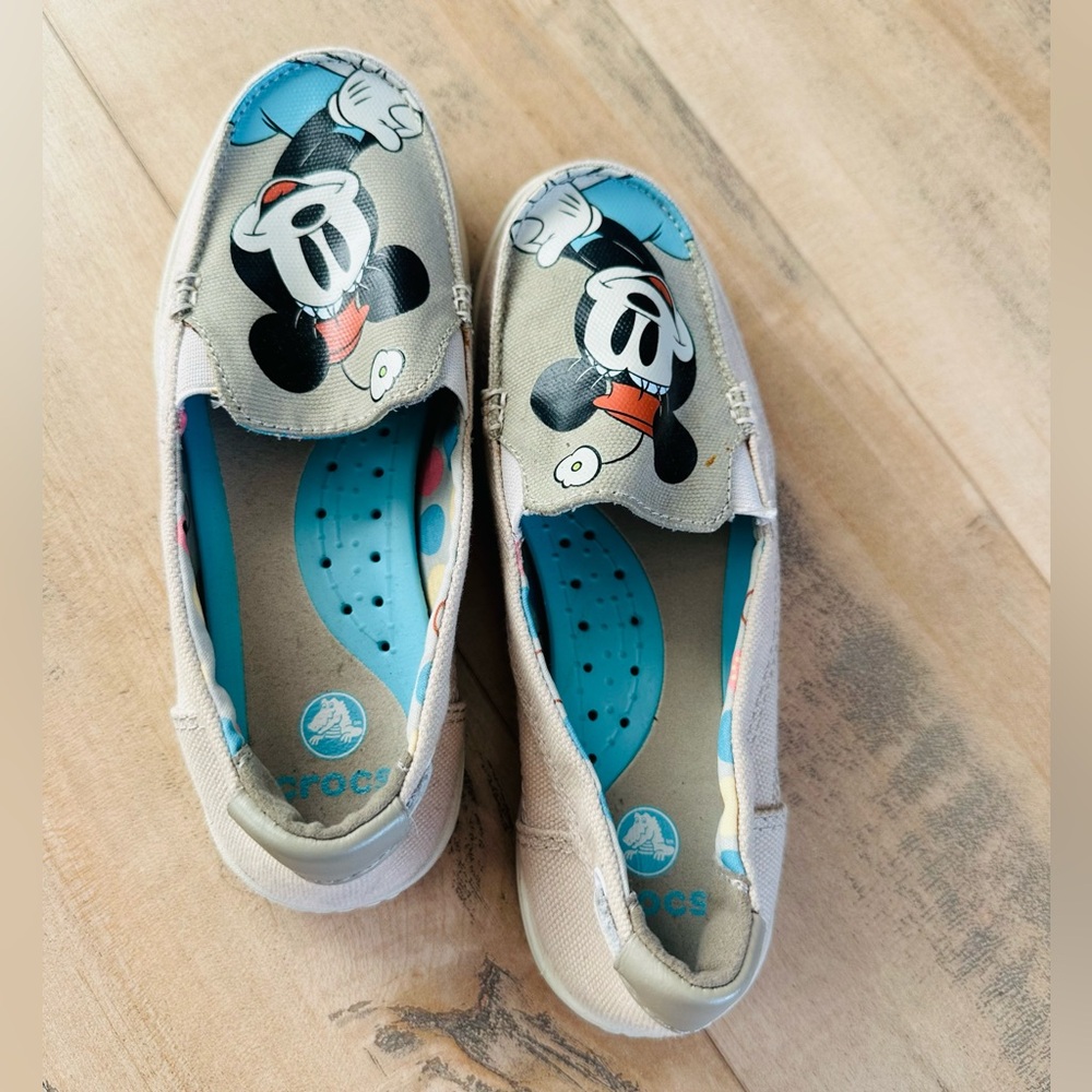 Crocs Disney Minnie Mouse Canvas Beige Loafer Shoes Women’s Size 5 W